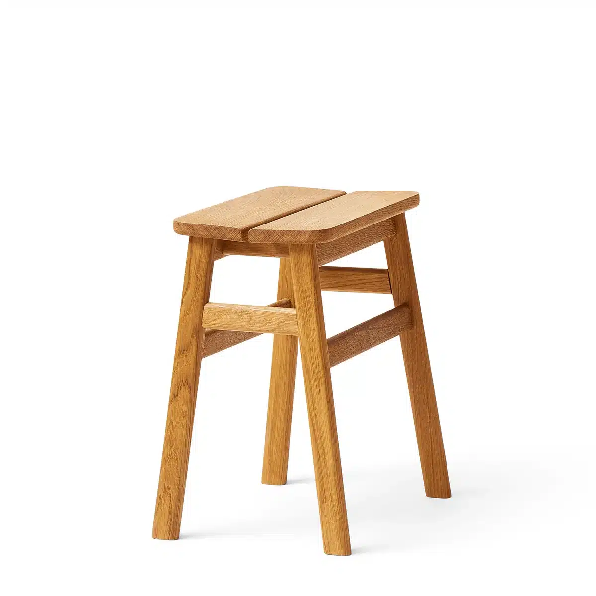 Form & Refine - Angle Standard Hocker